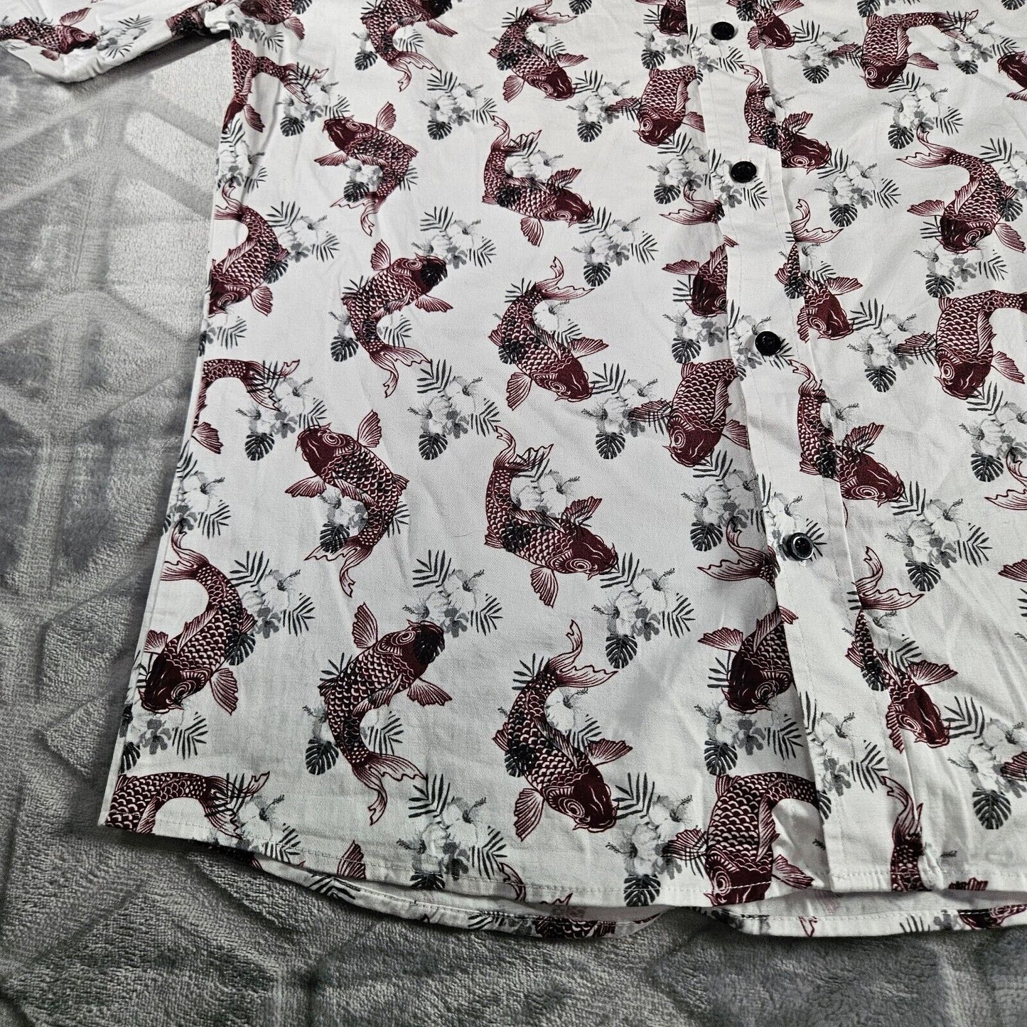 11 Degrees Shirt Mens Large White Fish Print Red Carp Button Up Short Sleeve Use