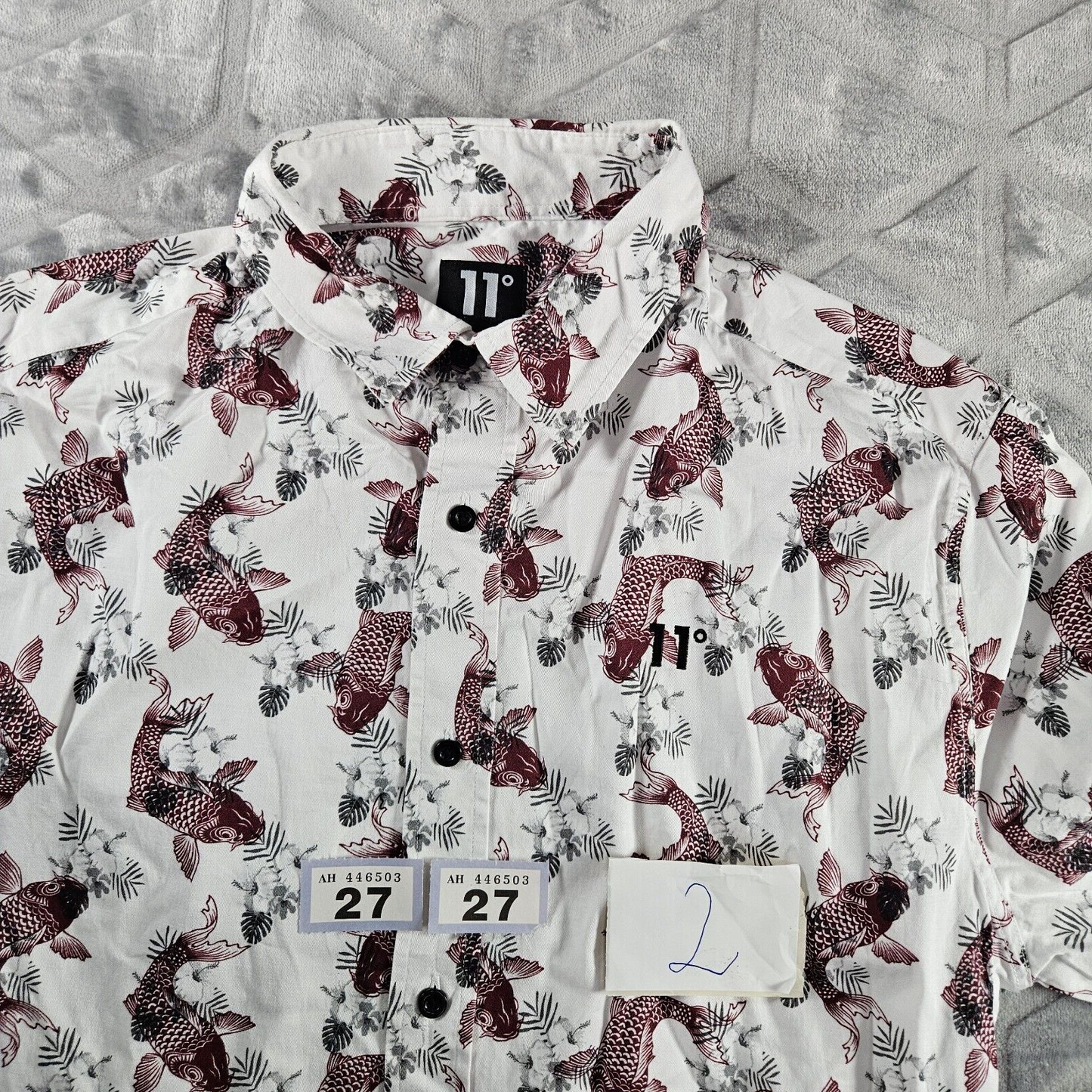 11 Degrees Shirt Mens Large White Fish Print Red Carp Button Up Short Sleeve Use